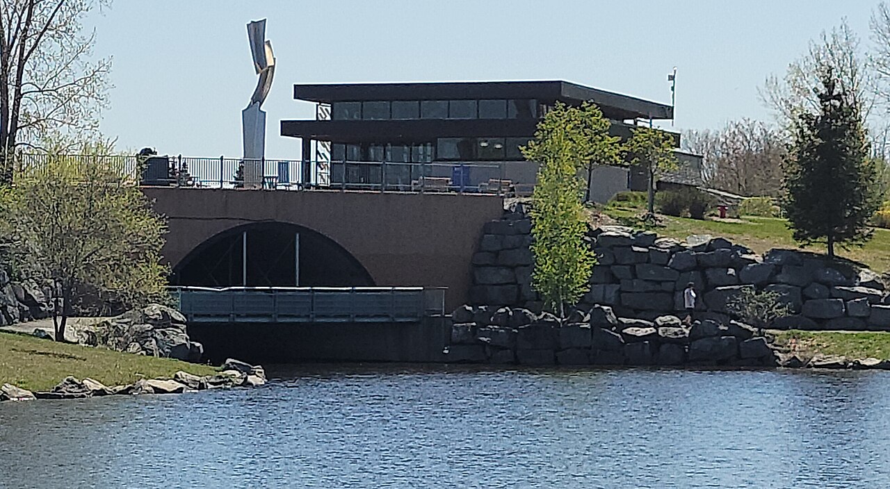 Parc de la Cité, Saint-Hubert